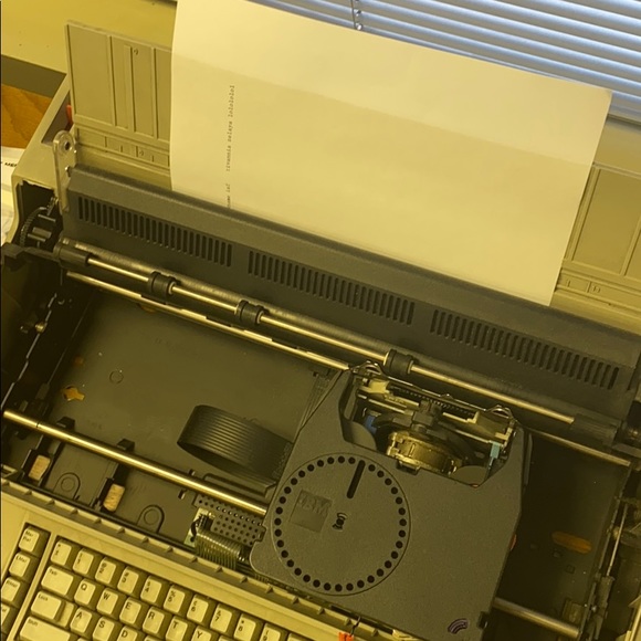 Typewriter - Picture 5 of 5